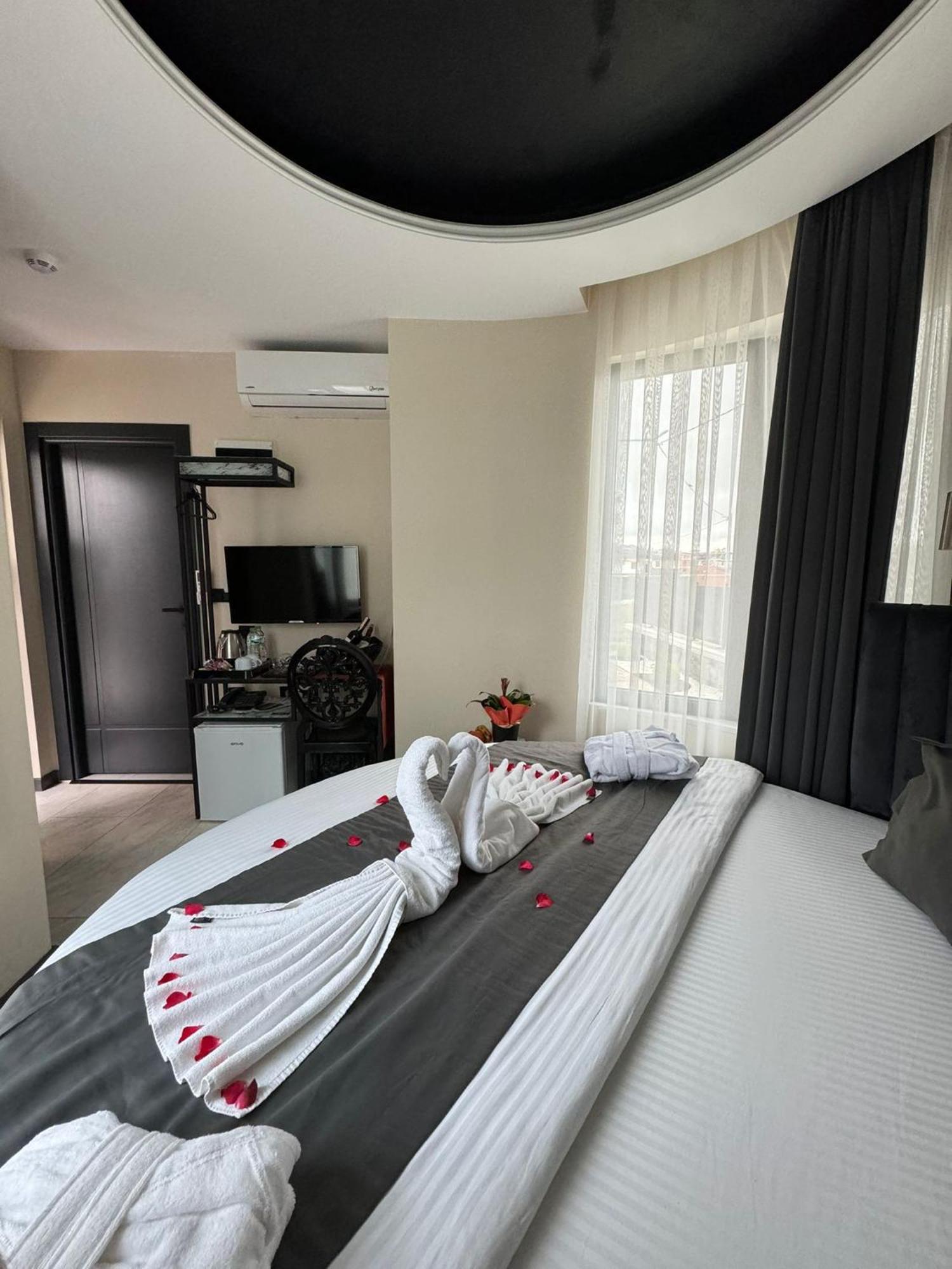 The Queen Airport Hotel-Round Trip Airport Service Arnavutkoy المظهر الخارجي الصورة