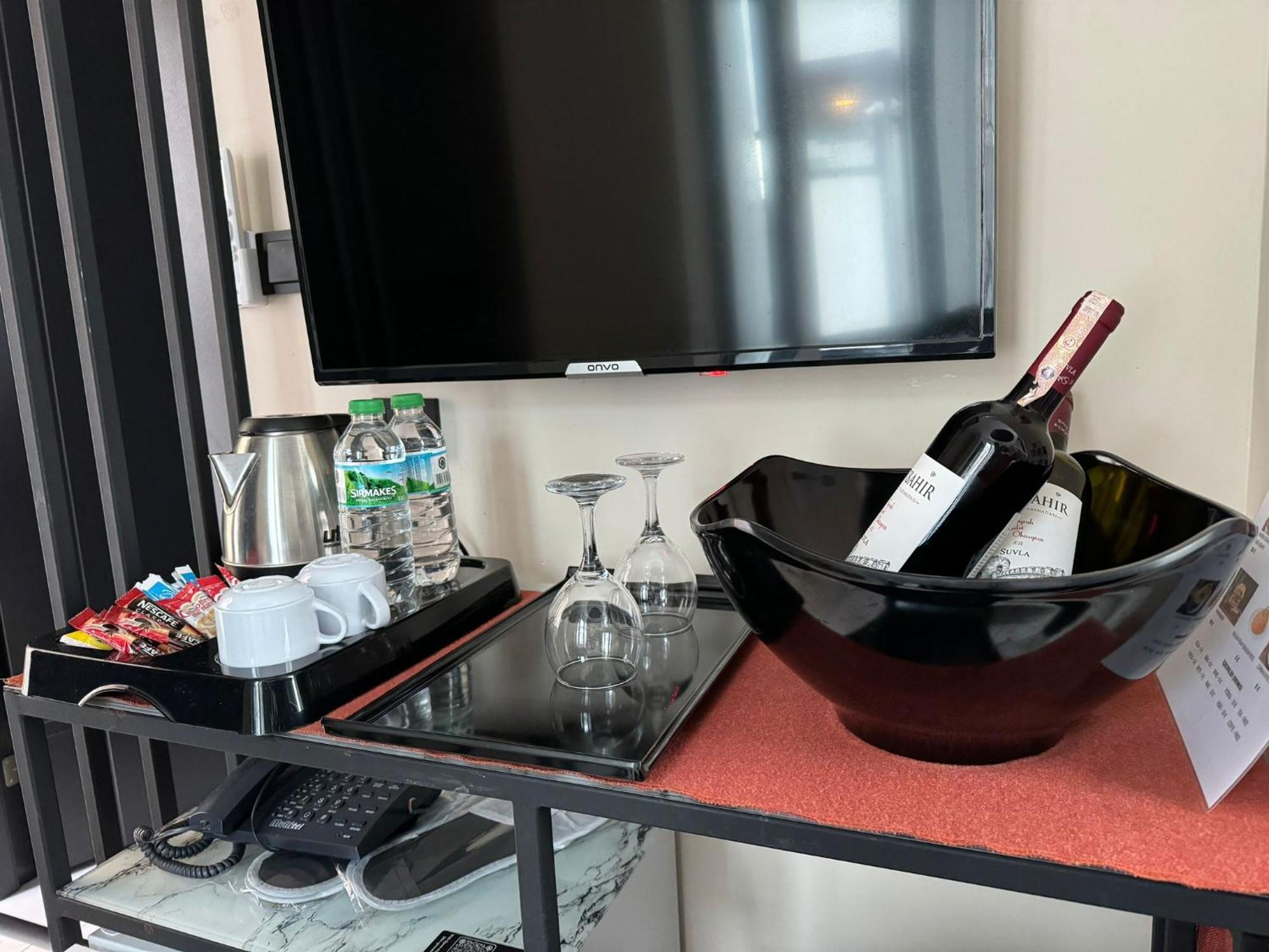 The Queen Airport Hotel-Round Trip Airport Service Arnavutkoy المظهر الخارجي الصورة